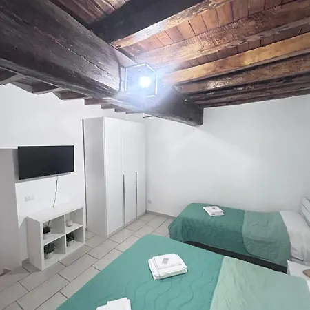 Leandra Apartment