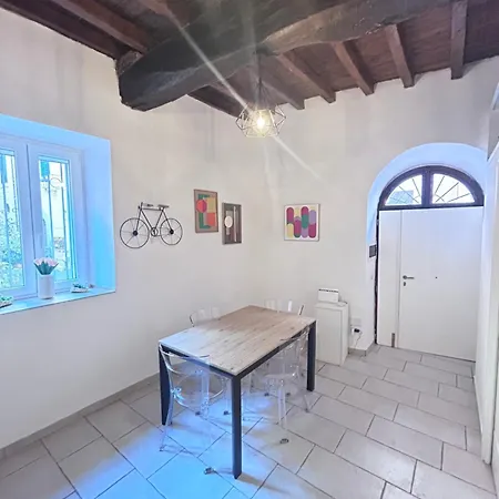 Leandra Apartment *